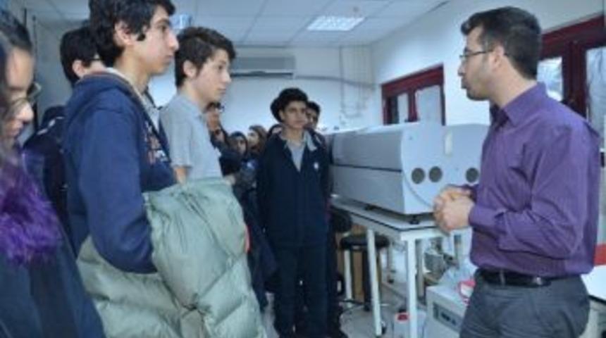 Lise &Ouml;ğrencilerinden D&uuml; Araştırma Laboratuvarlarına Yoğun İlgi