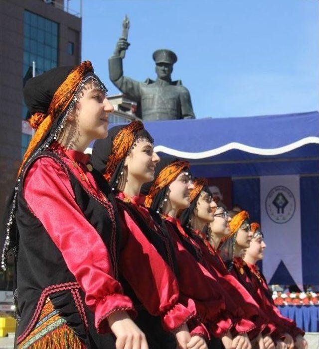 Rize’nin Rus İşgalinden Kurtuluşunun 98. Yıl Dönümü Rize’de Horonlarla Kutlandı