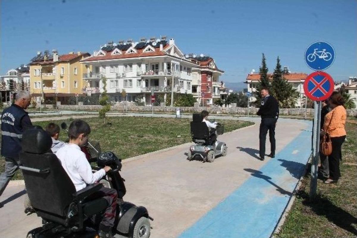 Fethiye&rsquo;de &Ouml;ğrencilere Uygulamalı Trafik Eğitimi Verildi