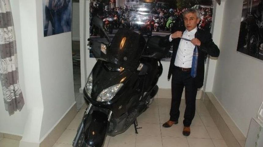 &ldquo;kravatı &Ccedil;ıkart, Kaskı Tak, Bas Gaza&rdquo;