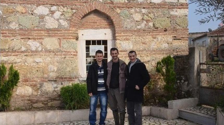 Ayaz Paşa T&uuml;rbesi İlgi Bekliyor