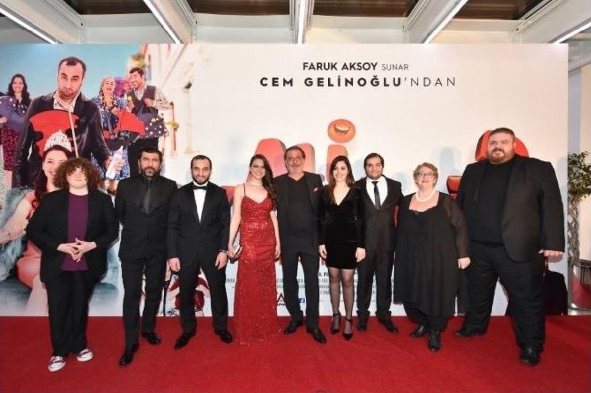 Sosyal Medyanın Yıldızları &lsquo;ali Kundilli 2&rsquo; Filminin Galasında Buluştu