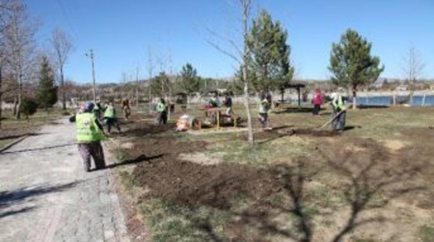 Kuğulu Park Yaza Hazırlanıyor