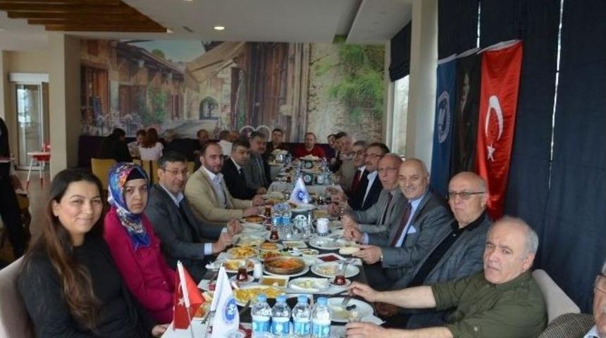 Muhasebe Haftası&rsquo;nda Kahvaltıda Buluştular