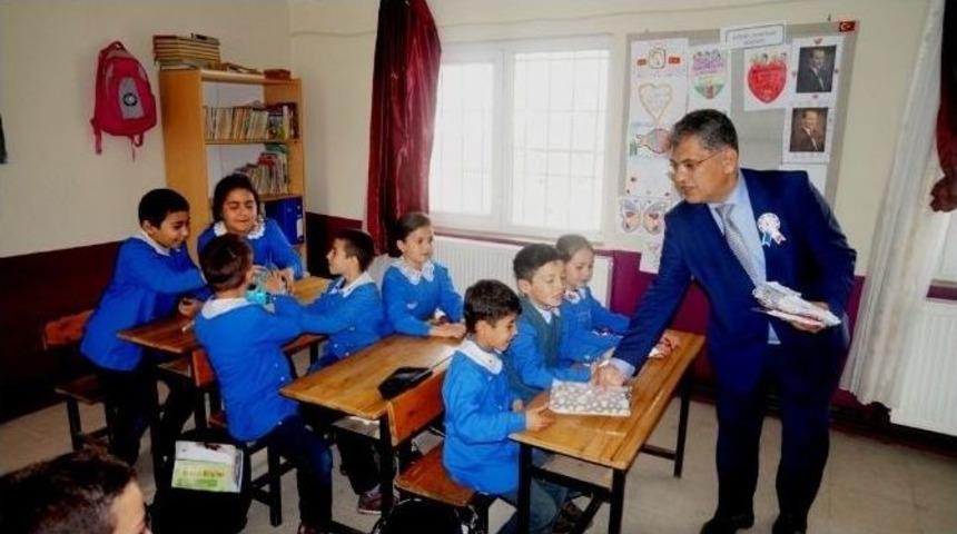 Vergi Dairesi M&uuml;d&uuml;r&uuml;, &Ouml;ğrencilere Verginin &Ouml;nemini Anlattı