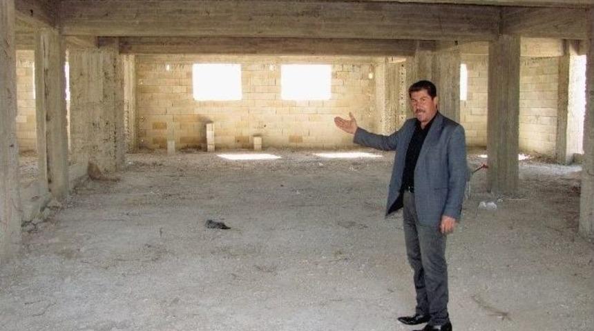 Parasızlık Y&uuml;z&uuml;nden Yapımı Durdurulan Cami İnşaatı Yardım Bekliyor