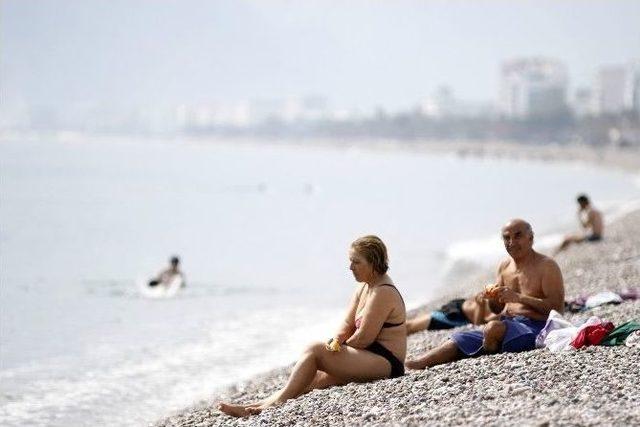 Antalya’da Mart Ayında Deniz Keyfi