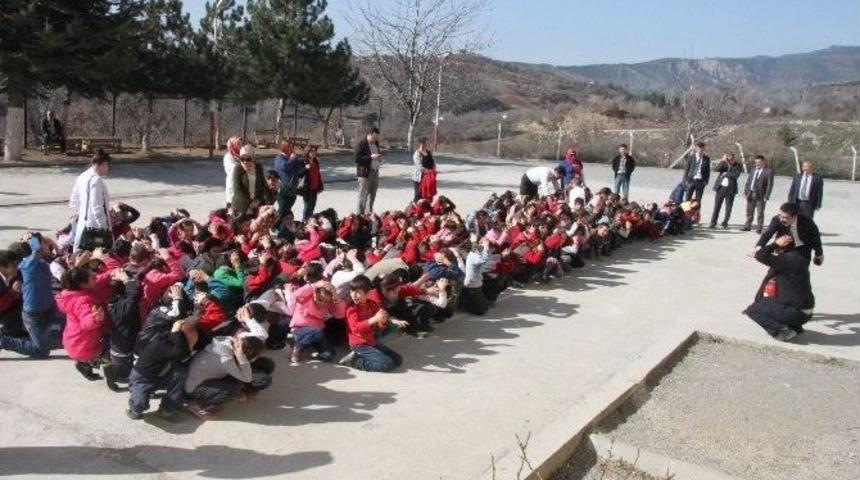 Tosya&rsquo;da Minik &Ouml;ğrenciler Yangın Tatbikatı Yaptı