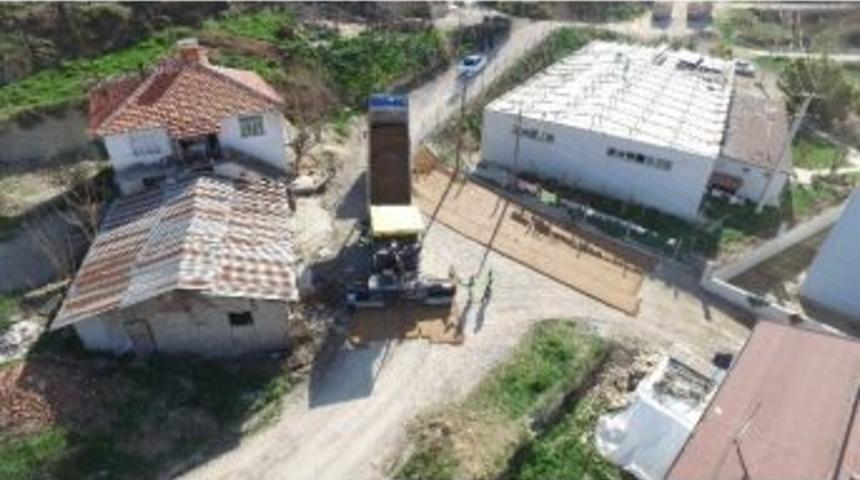 Kayalar Mahallesi&rsquo;nin Yolu Yenileniyor