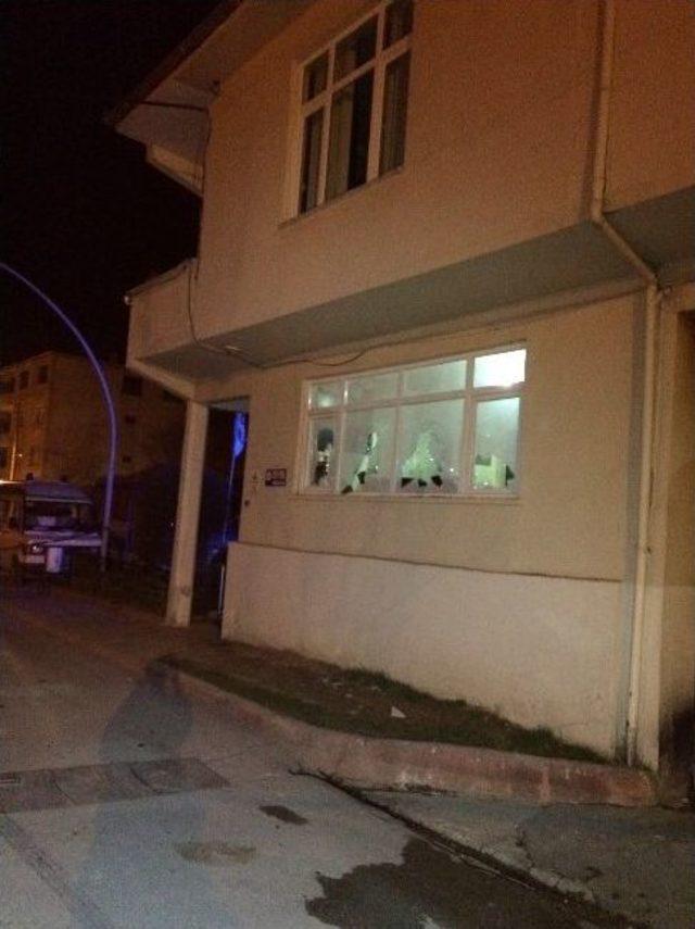 Sakarya’da Belediyeye Taşlı Saldırı