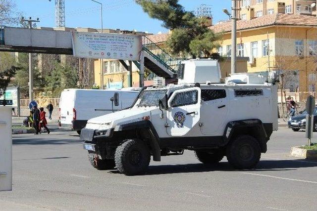 Diyarbakır’da Sur’a Çıkan Tüm Yollar Kapatıldı