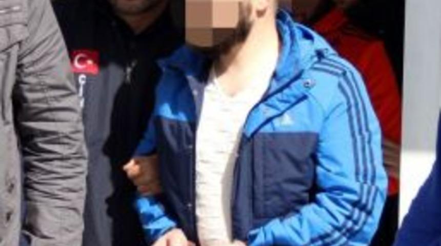 Kilise Kapısını Tekmeleyenler Serbest