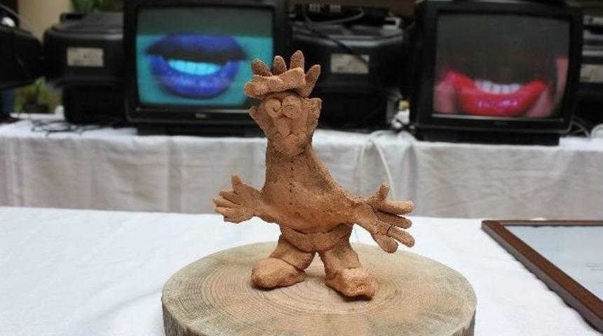 Tıpla Sanatı Buluşturan &Ouml;ğrenciler Kadına Şiddete &lsquo;homongoloslarla&rsquo; Dur Dedi