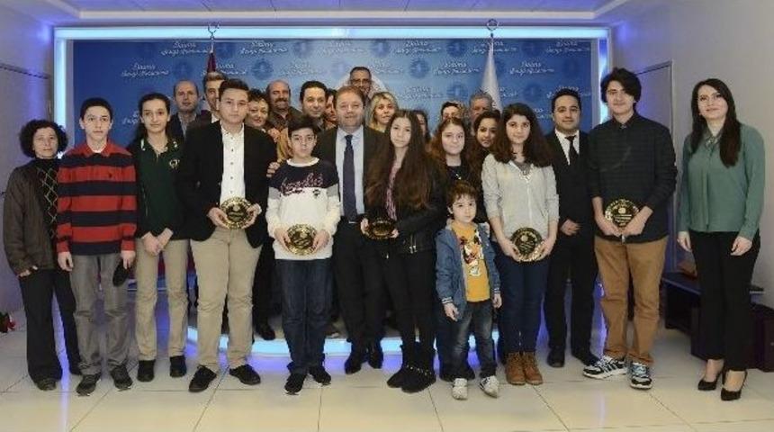 Teog&rsquo;da Dereceye Giren &Ouml;ğrenciler &Ouml;d&uuml;llendirildi