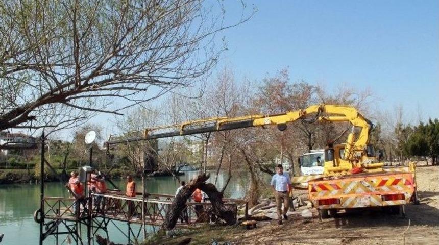 Antalya&rsquo;da İskele Yıkımında Gerginlik