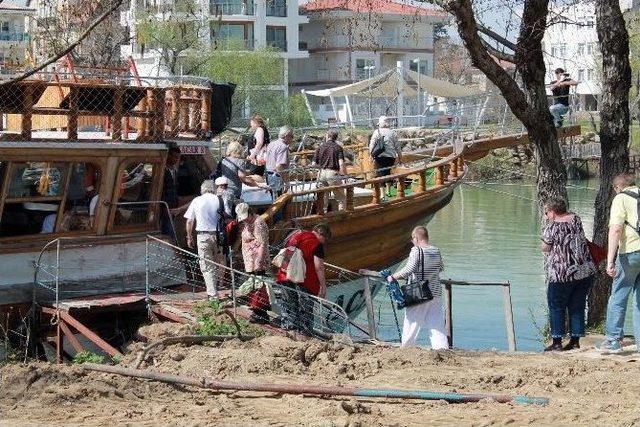 Antalya’da İskele Yıkımında Gerginlik