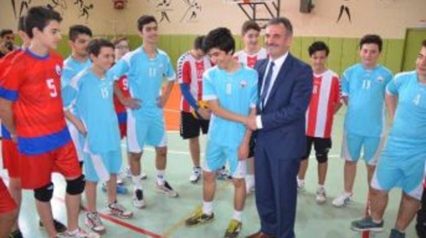 Anadolu İmam Hatip Lisesi&rsquo;ne Malzeme Desteği