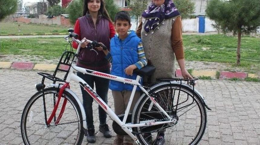 Aydın&rsquo;da &Ouml;ks&uuml;z Ve Yetimler Sevindiriliyor