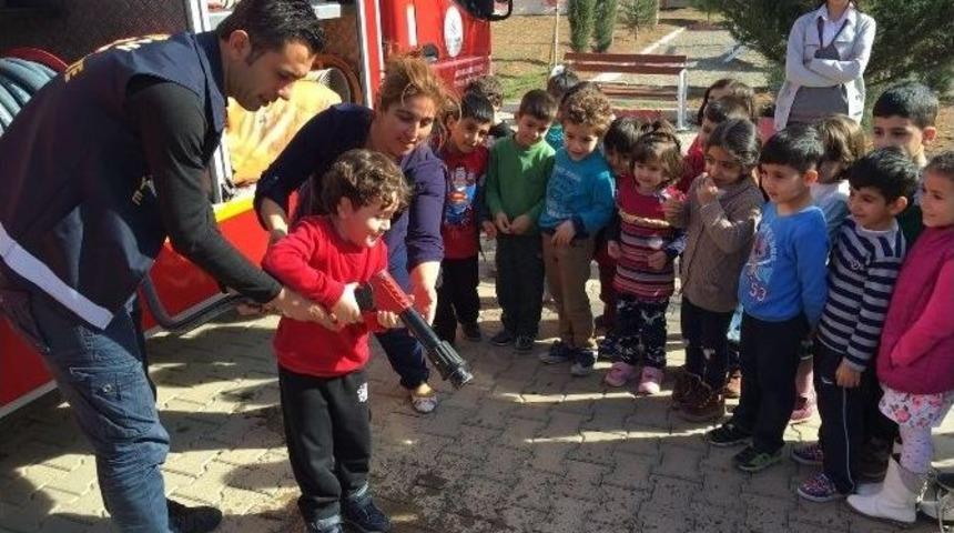 İtfaiye Ekipleri Minikleri Yangını Karşı Uyardı