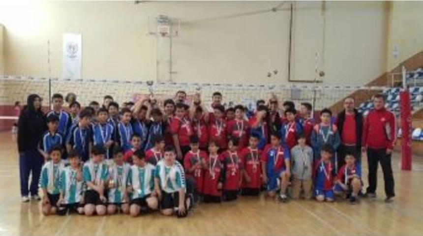 Karaman&rsquo;da Voleybol M&uuml;sabakaları Sona Erdi
