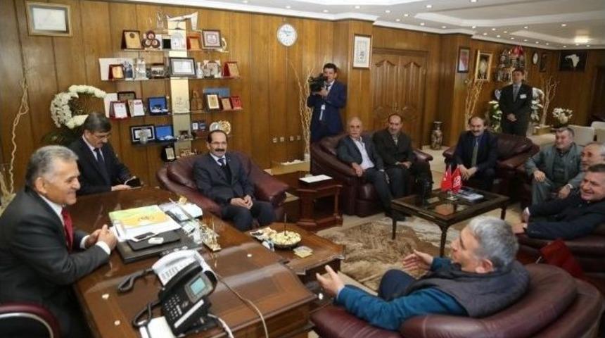 Turan-sarımsaklı Derneği Y&ouml;netim Kurulu Melikgazi Belediyesi &Ccedil;alışmaları İle Bilgilendirildi