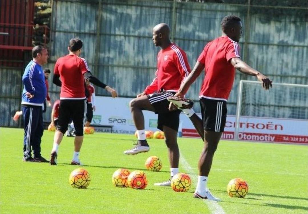 Mutlu Top&ccedil;u: "osmanlıspor&rsquo;u Yenersek Farklı Hedefler İ&ccedil;inde Olacağız"