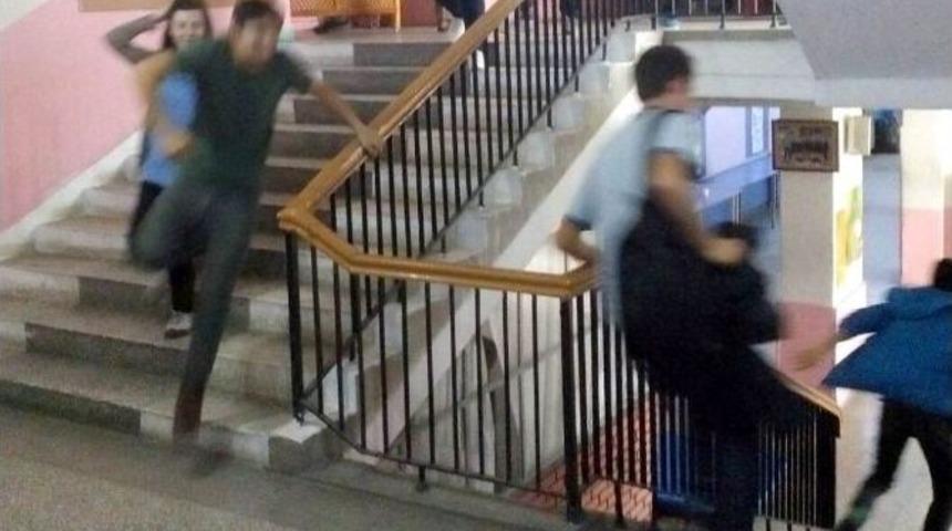 Burhaniye&rsquo;de &Ouml;ğrenciler Tatbikatı Ger&ccedil;ek Sandı