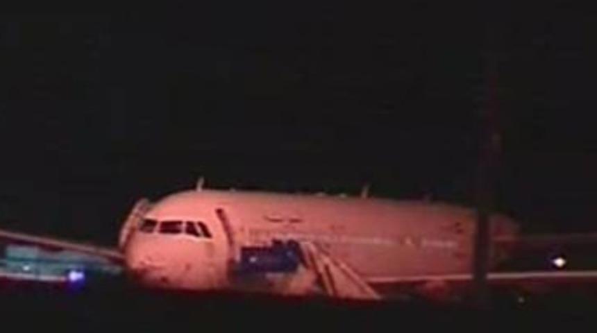 Suriye yolcu u&ccedil;ağı Ankara'ya indirildi