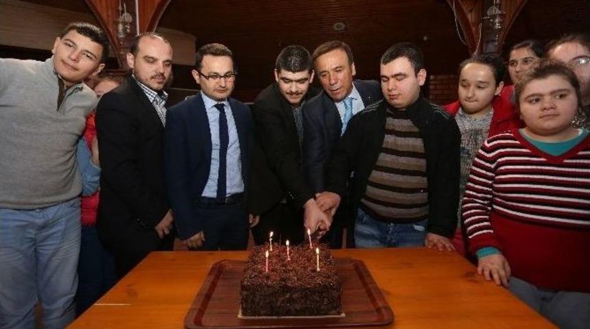 Gen&ccedil;: &ldquo;şehirler Engelsiz Olmalı&rdquo;