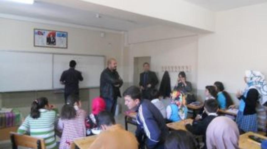 G&ouml;lbaşı İl&ccedil;esinde &Ouml;ğrencilere Doktorluk Mesleği Anlatıldı