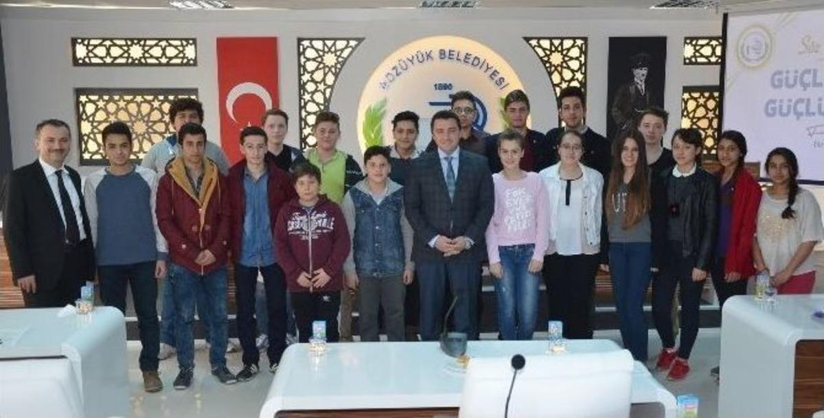 Boz&uuml;y&uuml;k &Ouml;ğrenci Meclisi İlk Toplantısını Yaptı