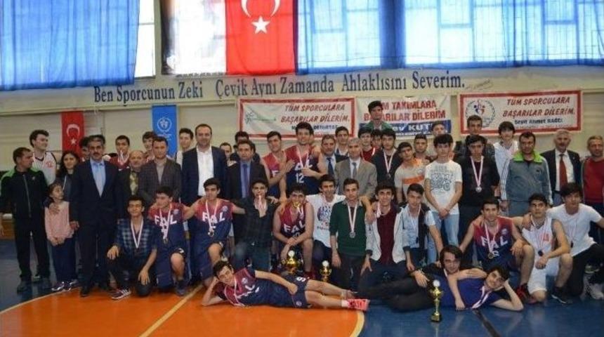 Okullar Arası Basketbol Turnuvası Sona Erdi