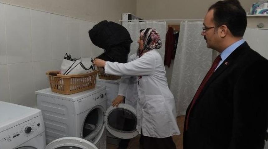 Uşak&rsquo;ta &Ccedil;amaşır Yıkama Merkezine İlgi Artıyor