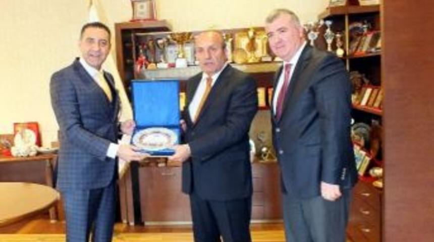 Sgk M&uuml;d&uuml;r&uuml;&rsquo;nden Taşk&ouml;pr&uuml; Belediye Başkanı&rsquo;na Teşekk&uuml;r Plaketi