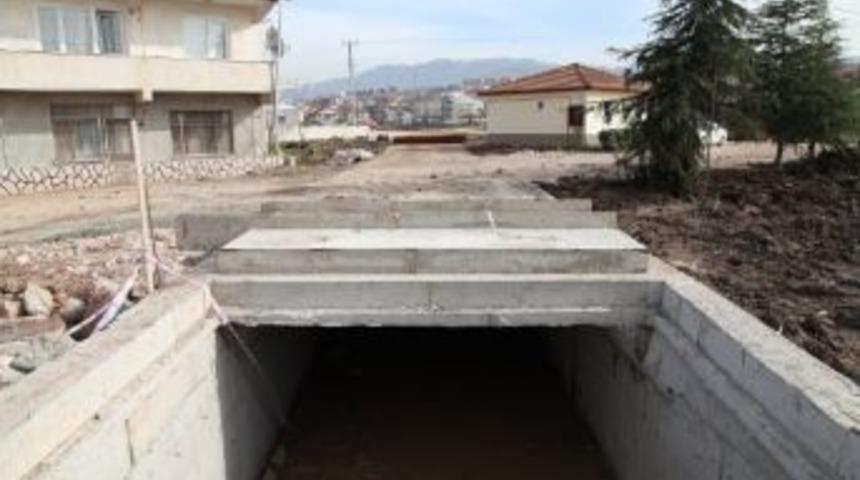 Başiskele&rsquo;de Dere Islahlarına Devam Ediliyor