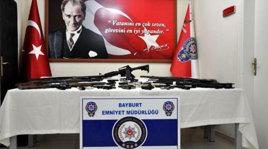 Bayburt Polisinden Ka&ccedil;ak Silah Operasyonu