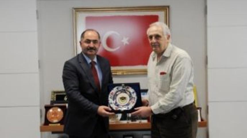 Hayırsever Adakan&rsquo;dan Rekt&ouml;r Şimşek&rsquo;e Anlamlı Ziyaret