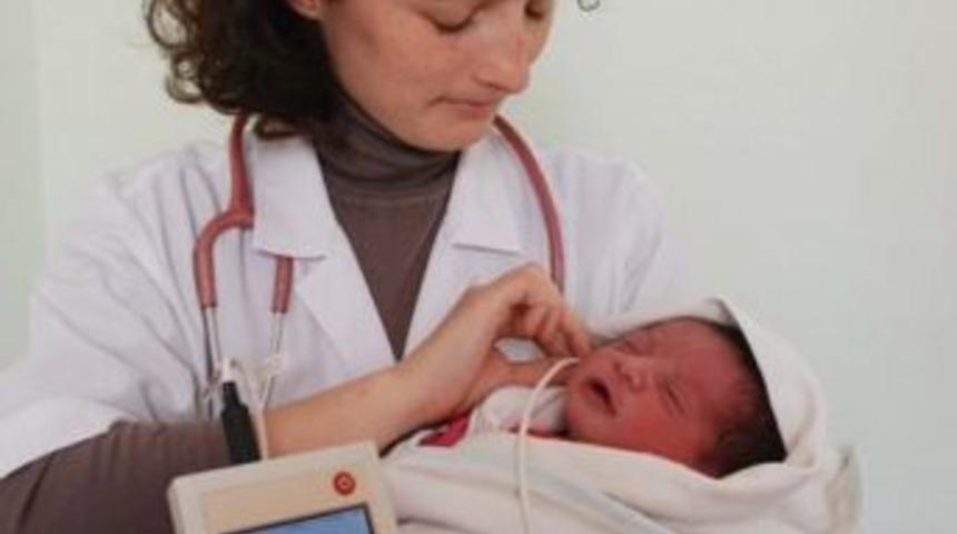 Yenidoğan Bebeklerde İşitme Testine Dikkat &Ccedil;ekildi