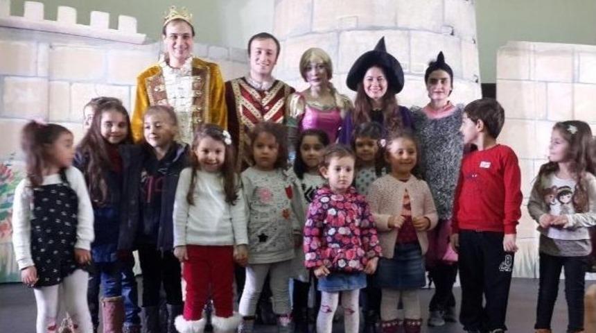 S&uuml;leymanpaşa Belediyesi &Ccedil;ocuk Kul&uuml;b&uuml; &Uuml;yeleri Rapunzeli &Uuml;cretsiz İzlediler