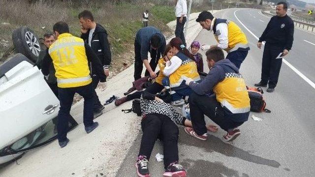 Otomobil Su Kanalına U&ccedil;tu: 6 Yaralı 2