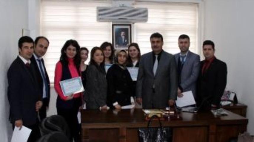 K&ouml;şk&rsquo;te Teog İl&ccedil;e Birincilerini Yetiştiren &Ouml;ğretmenler &Ouml;d&uuml;llendirildi