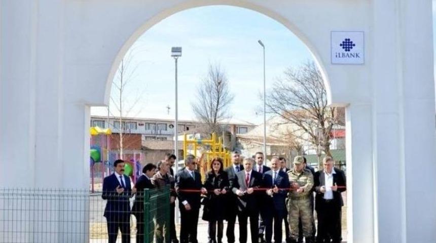 Vali&rsquo;nin İsmi Yaşam Merkezi&rsquo;ne Verildi