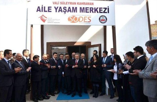 Vali’nin İsmi Yaşam Merkezi’ne Verildi 1