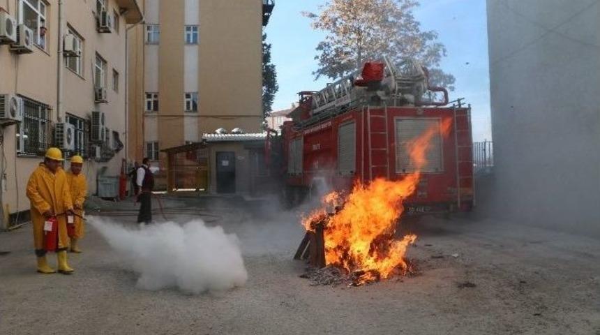 Vezirk&ouml;pr&uuml; Ağız Ve Diş Sağlığı Merkezi&rsquo;nde Yangın Tatbikatı