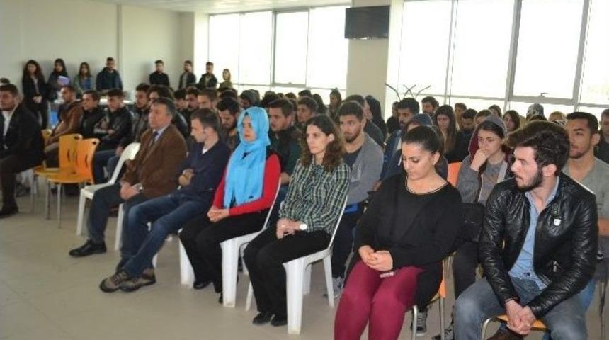 Pirireis Myo&rsquo;da, Hayatını Kaybeden &Ouml;ğrenciler İ&ccedil;in Mevlit Okutuldu