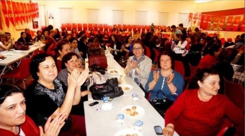 Manisa Chp Kadın Kolları Sarıg&ouml;l&rsquo;de Toplandı