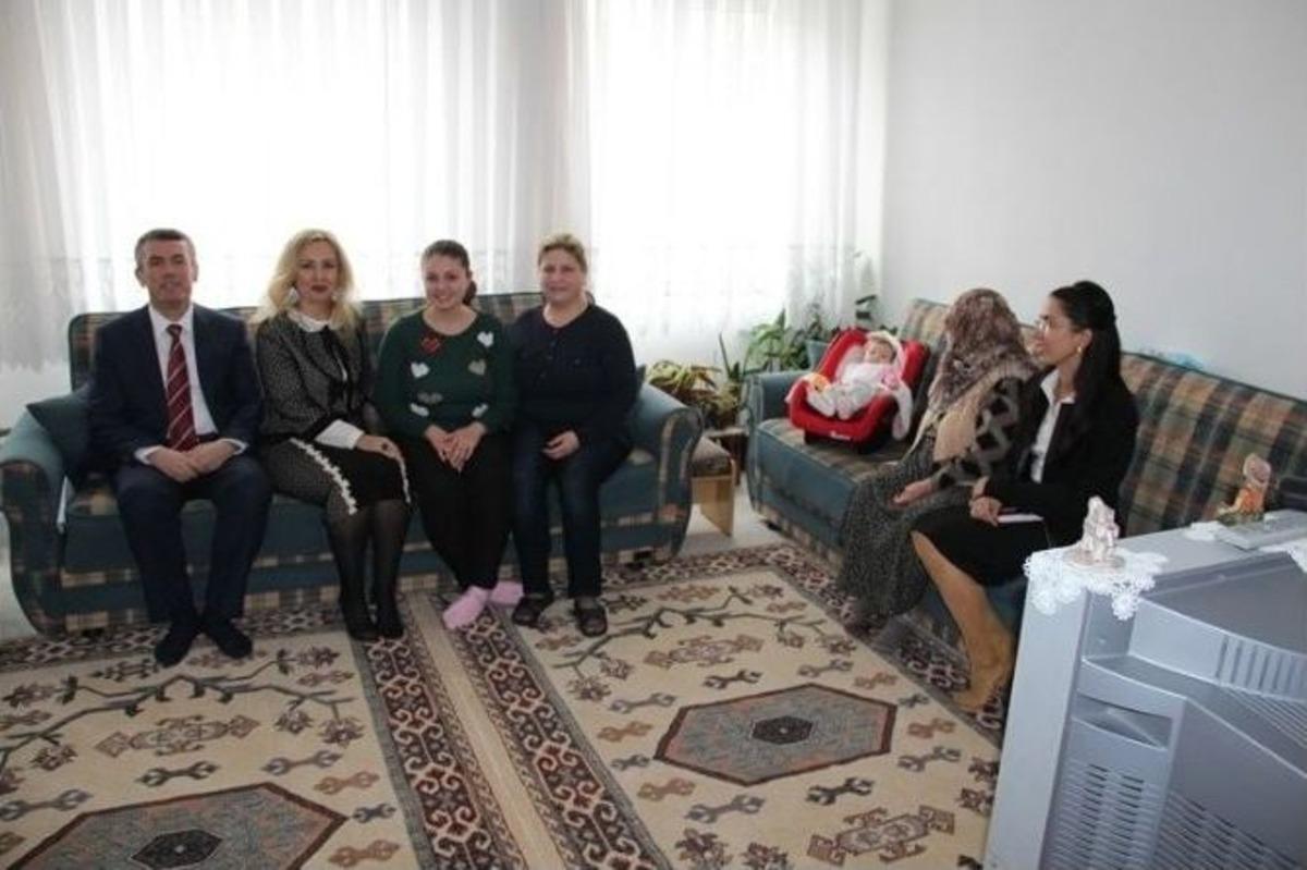 Kaymakam Sırmalı Şehit Ailelerini Ziyaret Etti