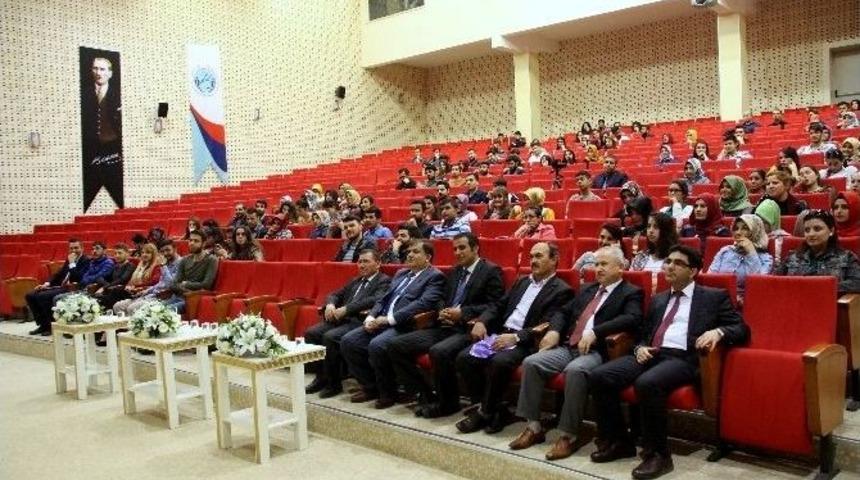 Alişan Kapaklıkaya&rsquo;dan &Uuml;niversitelilere Hayat Dersi