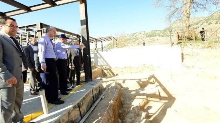 Pamukkale&rsquo;de Demir &Ccedil;ağ D&ouml;nemine Ait Pişmiş Toprak Kaplar Bulundu