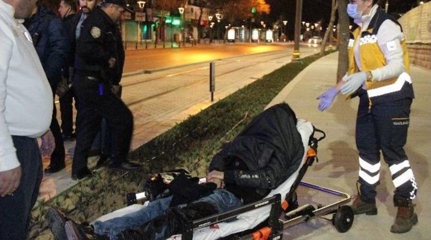 Sokak Ortasında Bı&ccedil;aklandı
